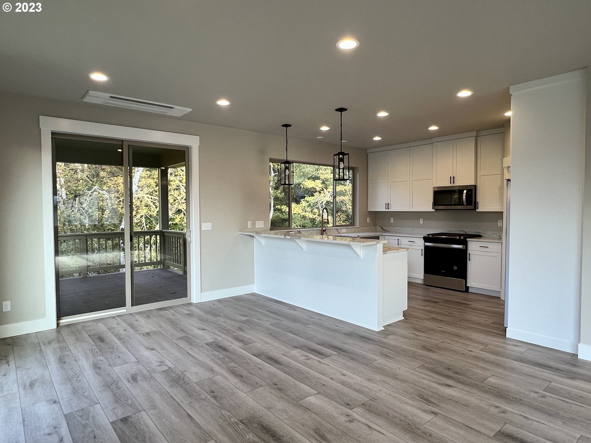 141 Jacks Court Winchester, OR 97495 - Photo 6 of 37