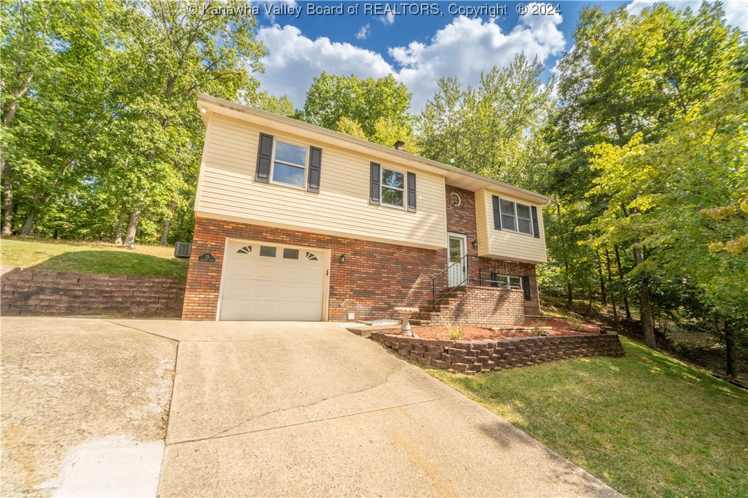 73 Chestnut Road Elkview, WV 25071 - Photo 1 of 33 Gallery Image 1