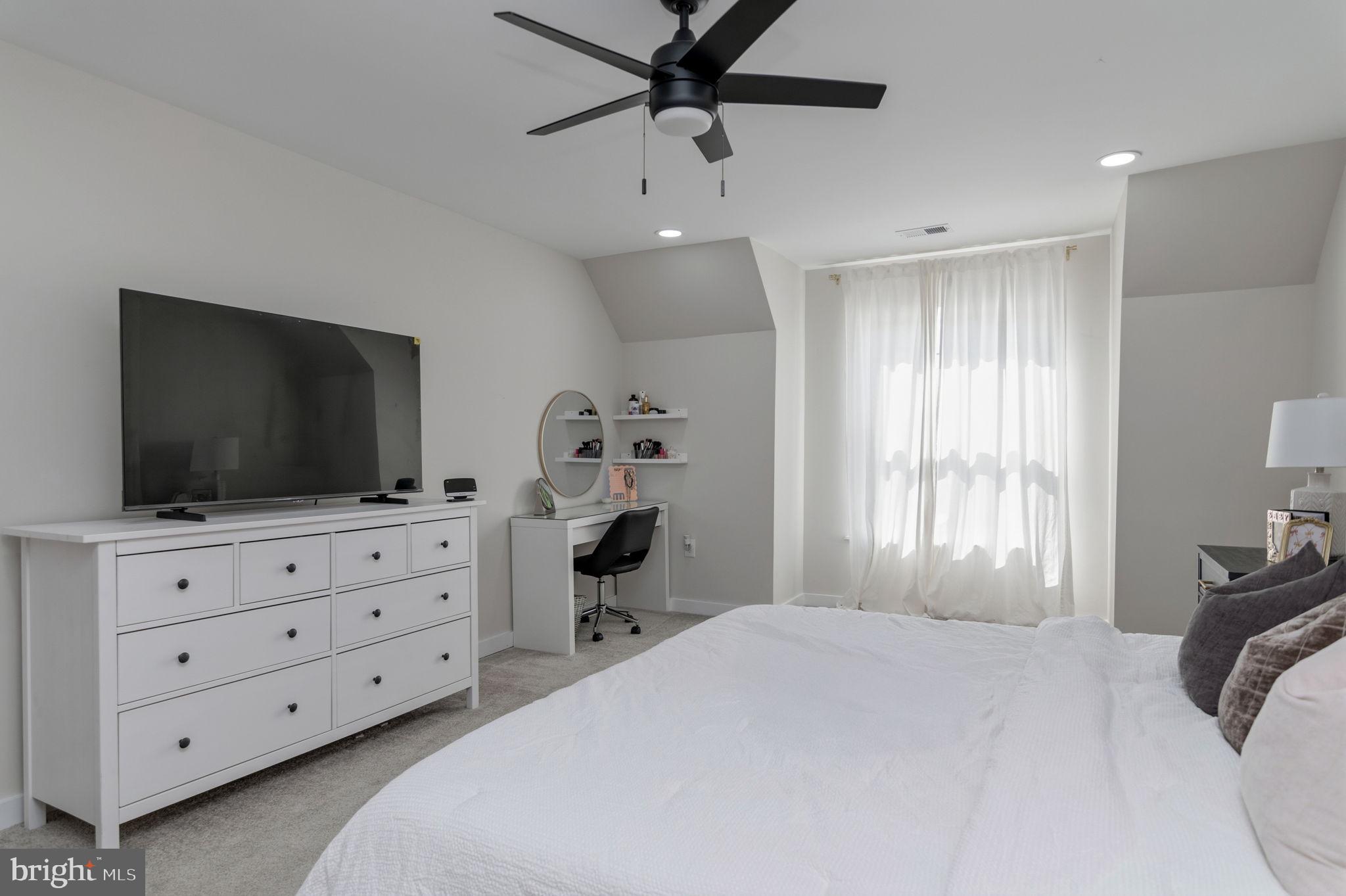 211 North Hammonds Ferry Road Linthicum Heights, MD 21090 - Photo 18 of 41 Primary Suite