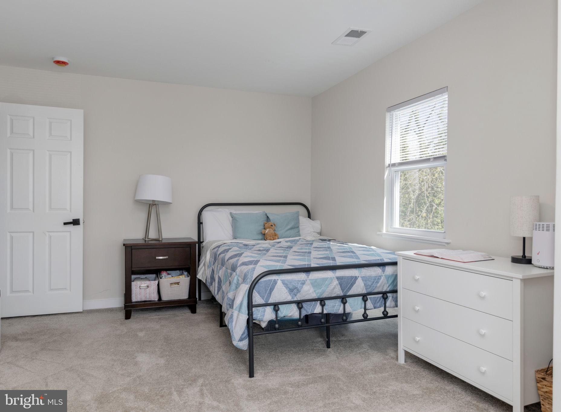 211 North Hammonds Ferry Road Linthicum Heights, MD 21090 - Photo 24 of 41 (Second biggest bedroom)