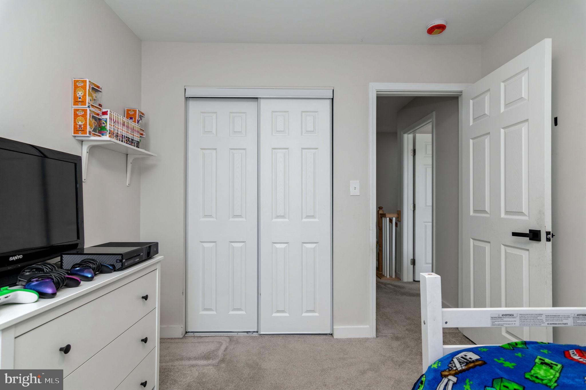 211 North Hammonds Ferry Road Linthicum Heights, MD 21090 - Photo 26 of 41 3rd bedroom closet