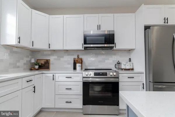 $595,000 | 211 North Hammonds Ferry Road, Linthicum Heights, MD 21090