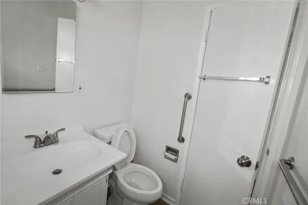 $2,675 | 1010 East 32nd Street, Unit B, Signal Hill, CA 90755