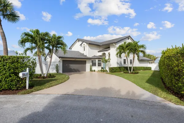 $1,900,000 | 481 North Juno Lane, Juno Beach, FL 33408