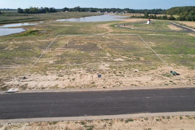 $165,000 | 879 Red Cedar Loop, Hernando, MS 38632