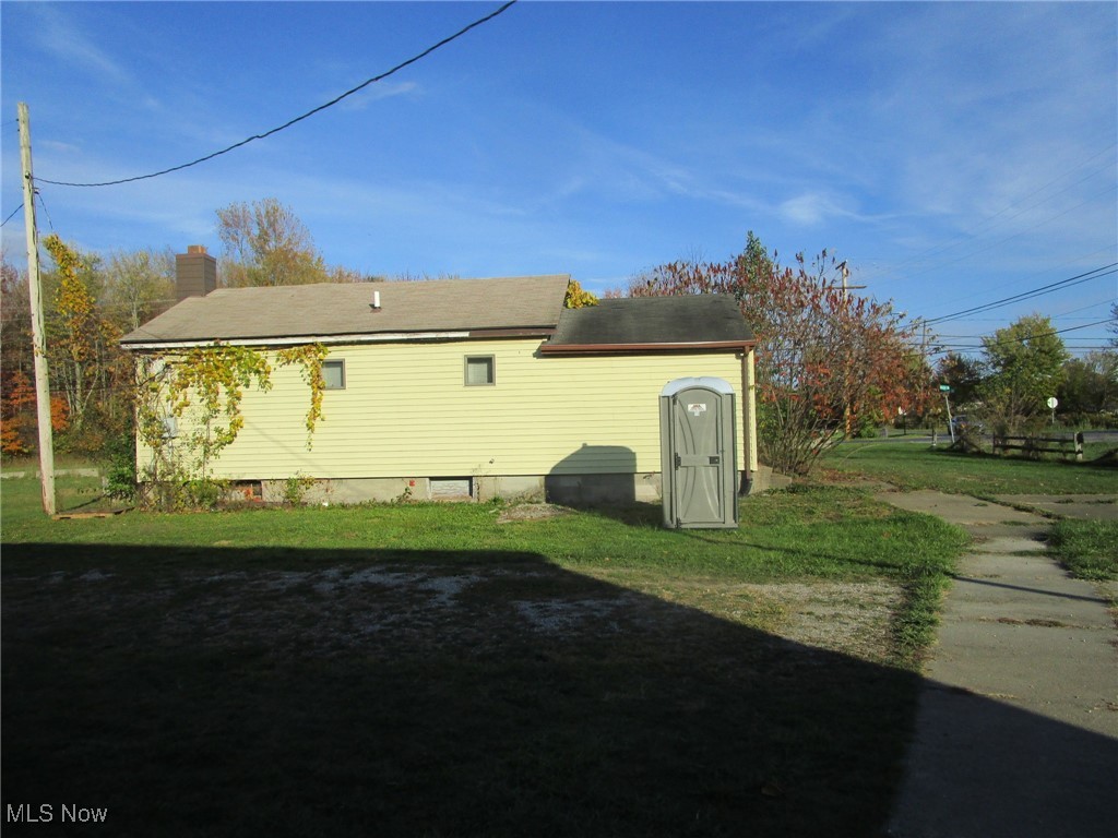 4267 Austin Road Geneva, OH 44041 - Photo 3 of 42 Back view of house
