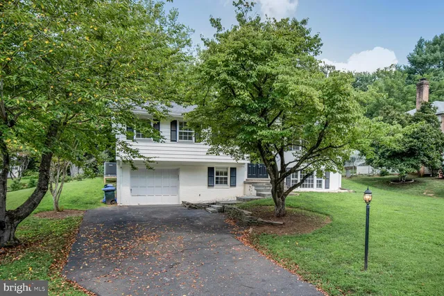 $929,000 | 11733 Ambleside Drive, Potomac, MD 20854