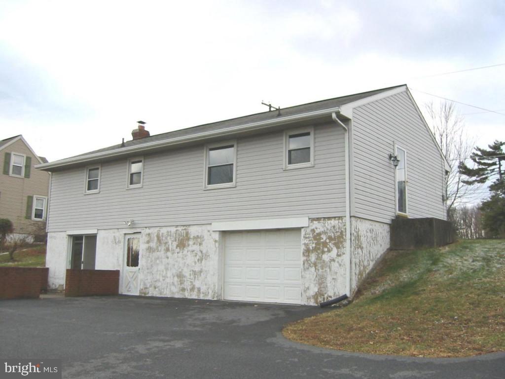 2102 Kramer Mill Road Stevens, PA 17578 - Photo 3 of 4 Gallery Image 3