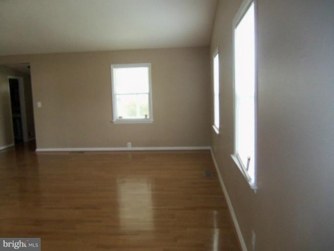 8403 Charlton Road Randallstown, MD 21133 - Photo 9 of 28 Living Room