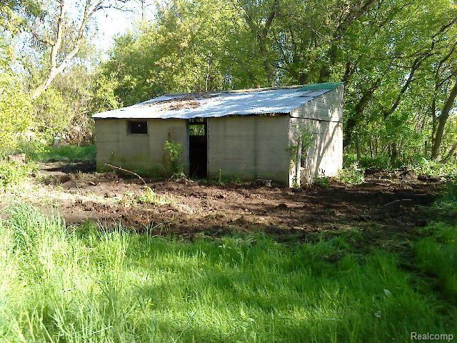 3602 Payne Road Attica, MI 48412 - Photo 21 of 24 pighouse.jpg