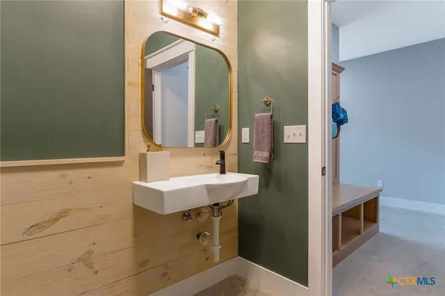 $1,100,000 | 18248 Crows Ranch Road, Salado, TX 76571