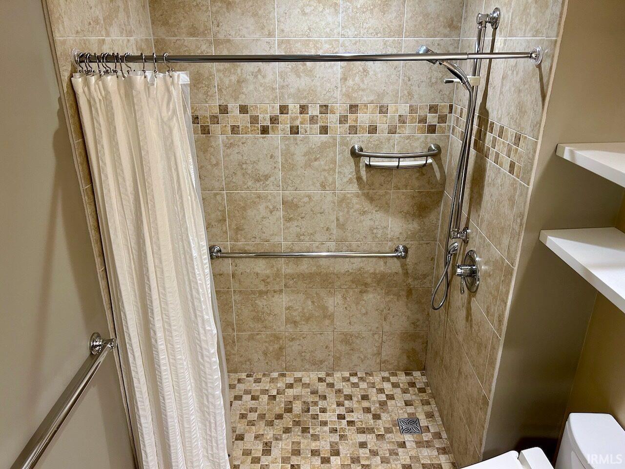 909 North Park Ridge Road Bloomington, IN 47408 - Photo 16 of 34