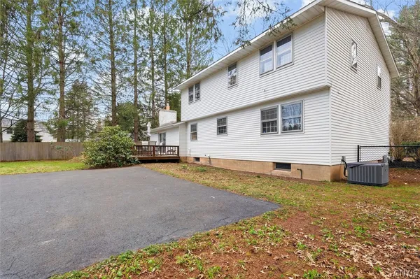 $342,000 | 4059 Pawnee Drive, Liverpool, NY 13090