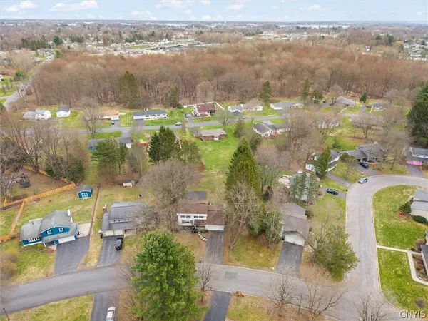 $342,000 | 4059 Pawnee Drive, Liverpool, NY 13090