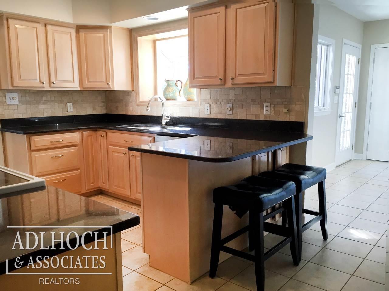 565 Hampton Road Grosse Pointe Woods, MI 48236 - Photo 9 of 37