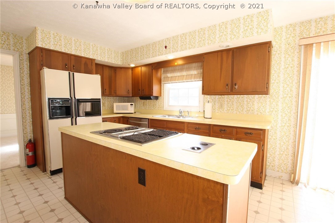 5341 Shadowbrook Road Charleston, WV 25313 - Photo 13 of 46 Gallery Image 13