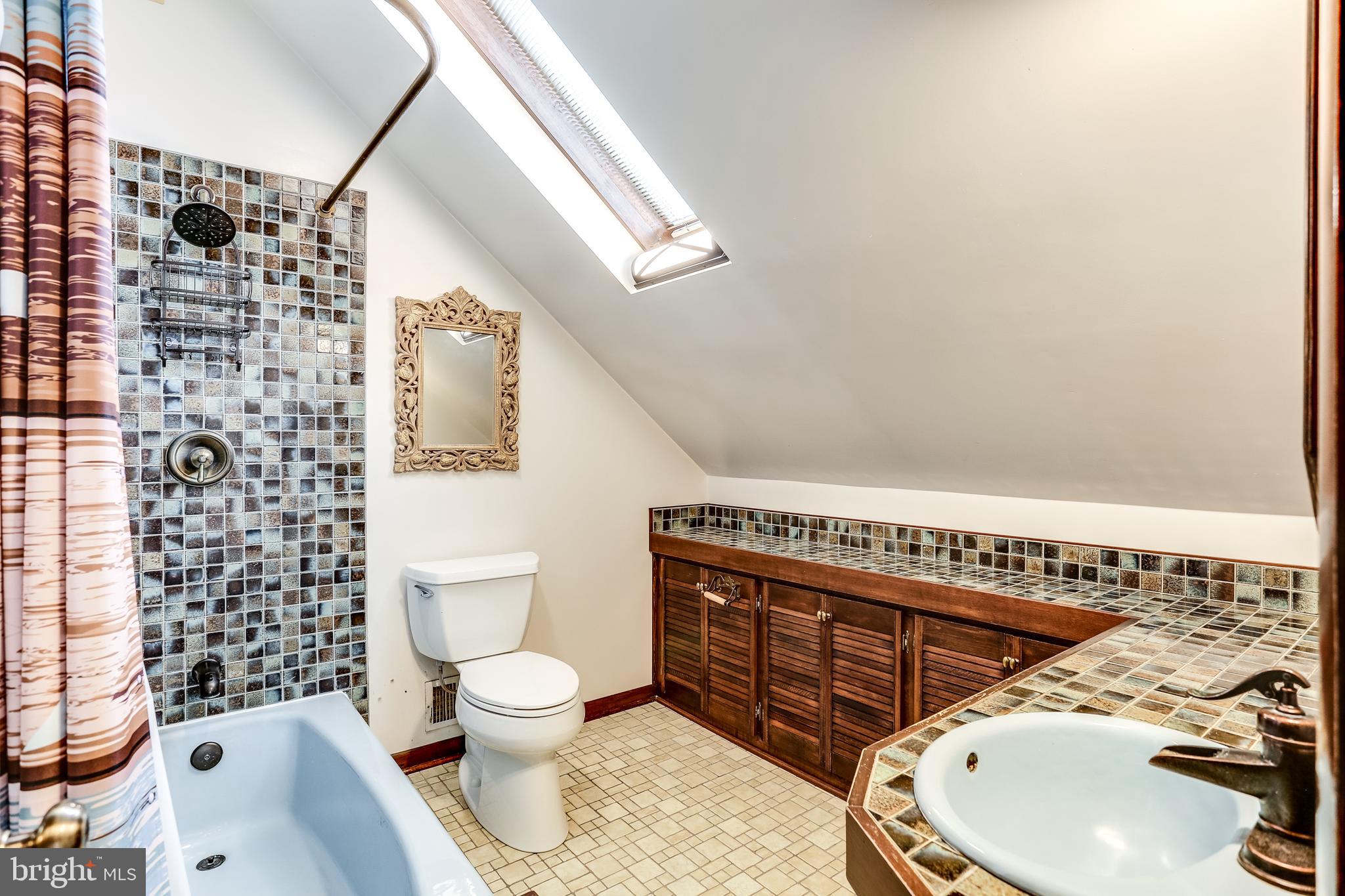 1680 Twickenham Road Pasadena, MD 21122 - Photo 19 of 44 Full Bath