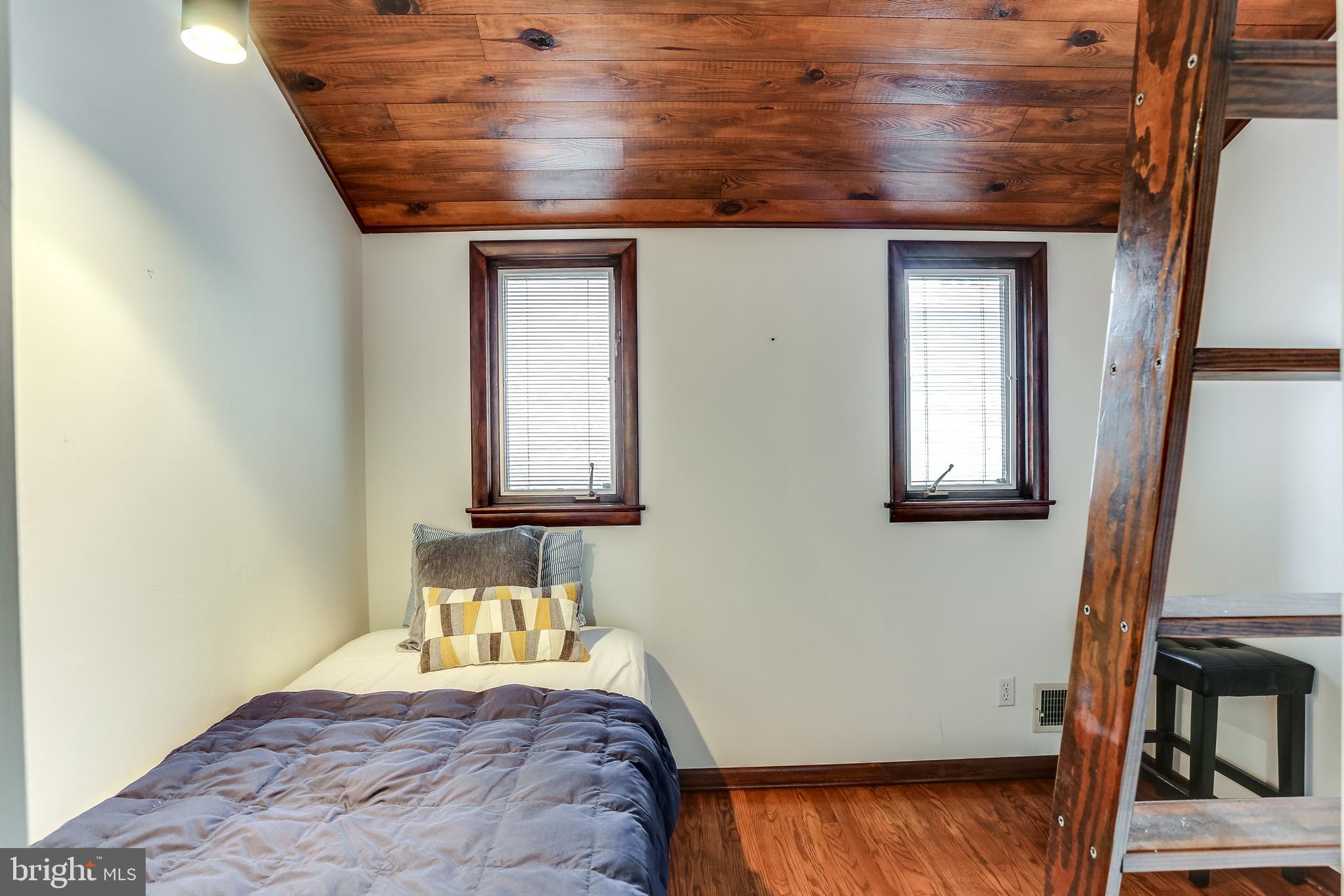 1680 Twickenham Road Pasadena, MD 21122 - Photo 22 of 44 Bedroom #3 with loft