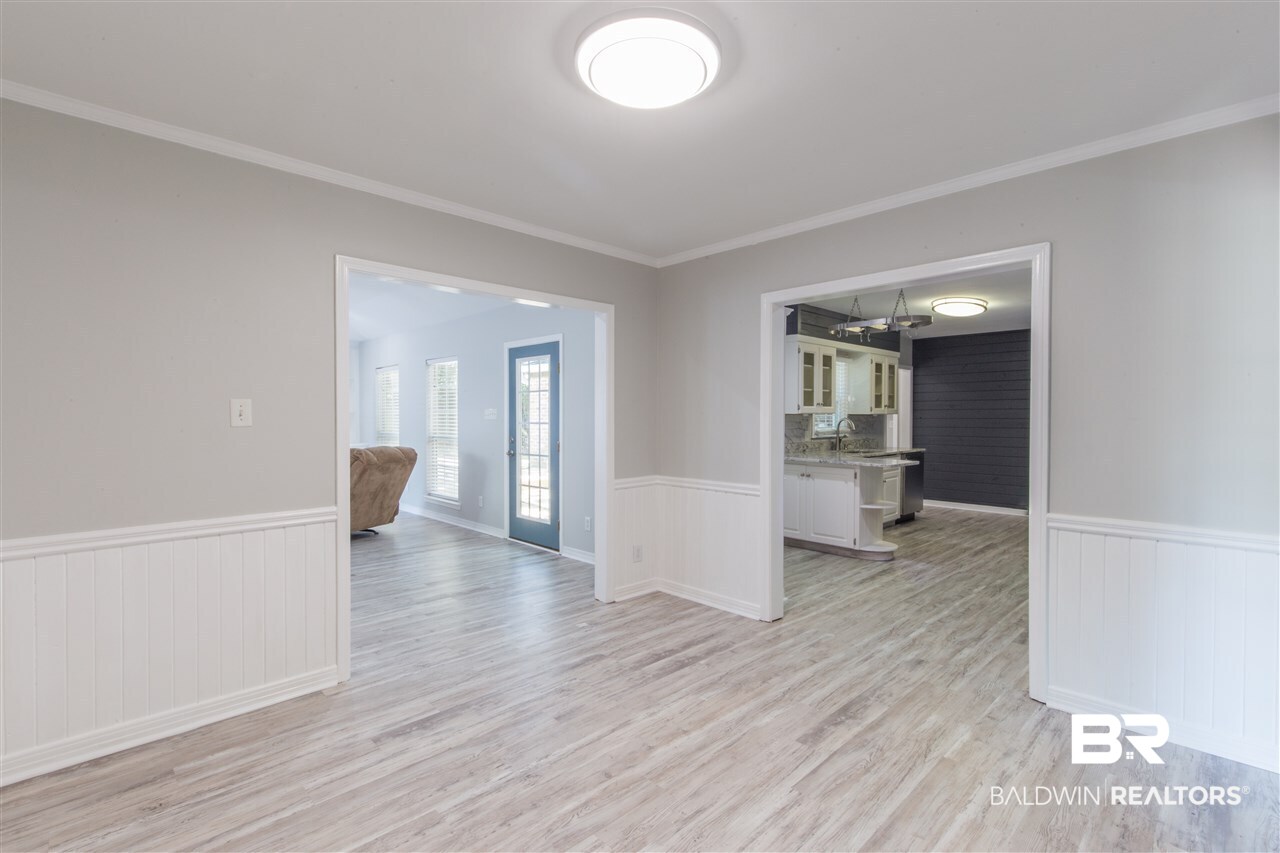 258 Jackson Boulevard Mobile, AL 36609 - Photo 13 of 31 Dining Room