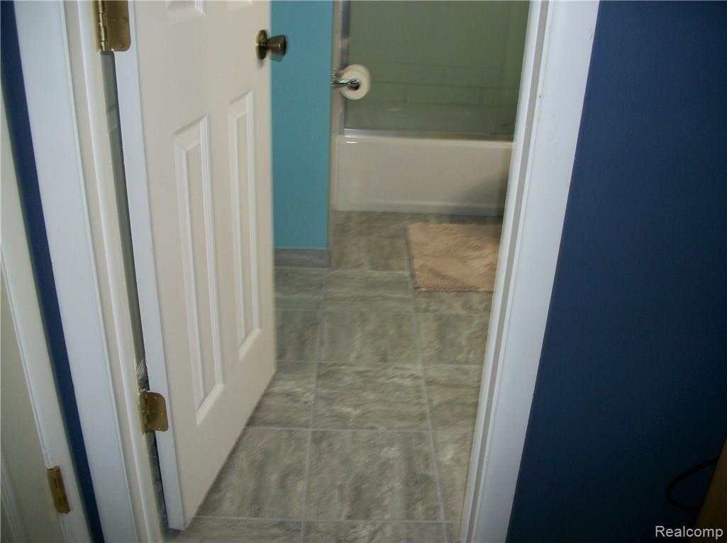 36125 Fredericksburg Road Farmington, MI 48331 - Photo 53 of 63 079.JPG