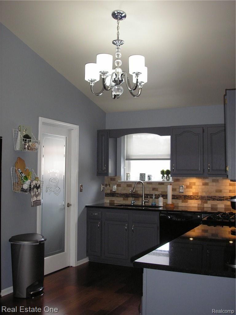 124 North Baldwin Road Oxford, MI 48371 - Photo 9 of 39 P1010158.JPG