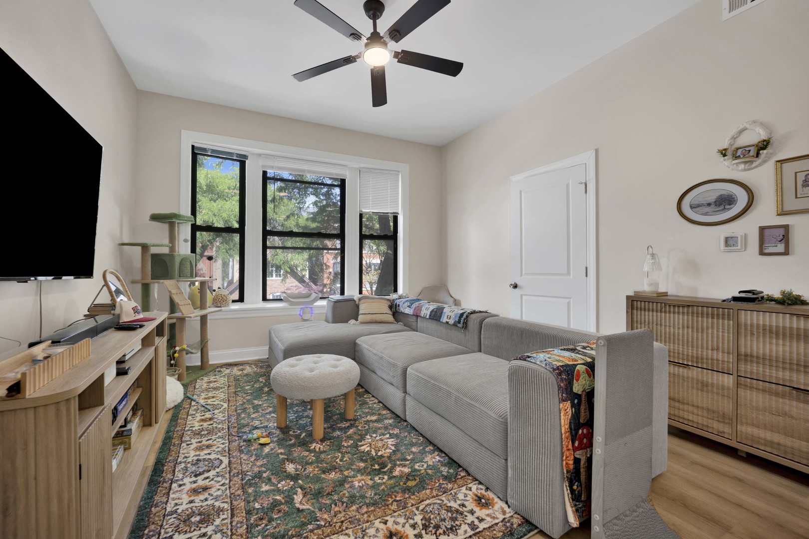 614 South Loomis Street, Unit 2 Chicago, IL 60607 - Photo 2 of 14