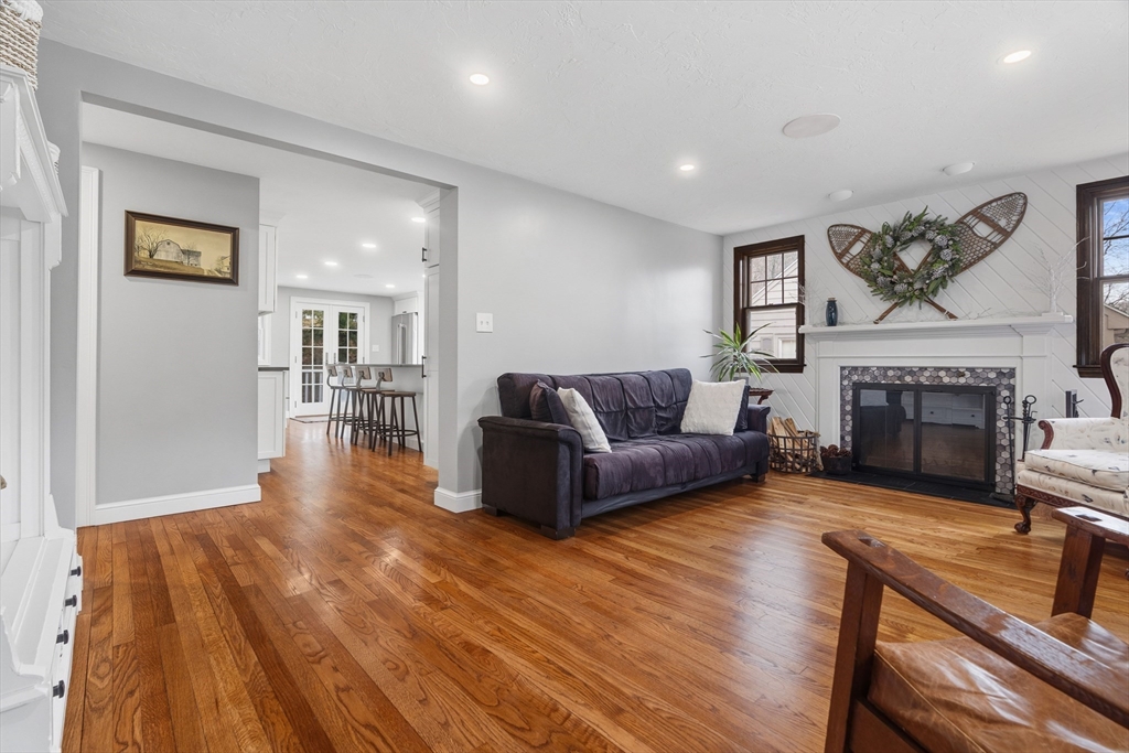 69 Jennings Road Waltham, MA 02451 - Photo 6 of 23 Gallery Image 6