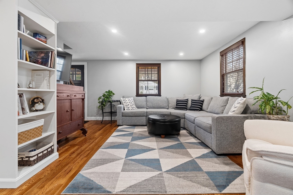 69 Jennings Road Waltham, MA 02451 - Photo 8 of 23 Gallery Image 8