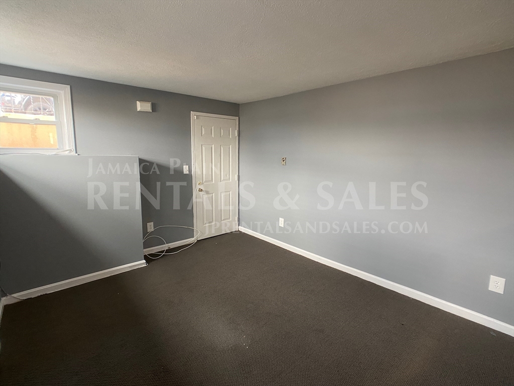 15 Pinedale Road, Unit 4 Boston, MA 02131 - Photo 9 of 11