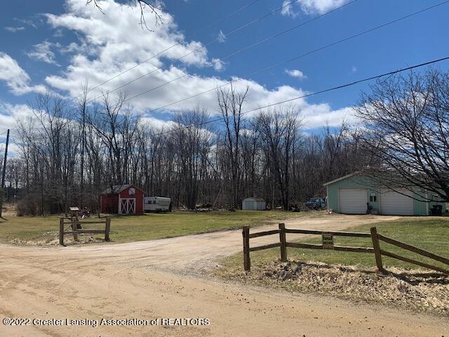 10502 South Tallman Road Eagle, MI 48822 - Photo 2 of 33 IMG_4117