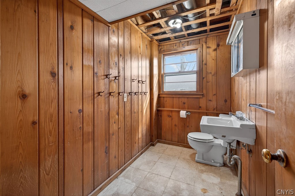 166 Terrace Way Camillus, NY 13031 - Photo 43 of 49 1st Floor Half Bathroom off of Family Room