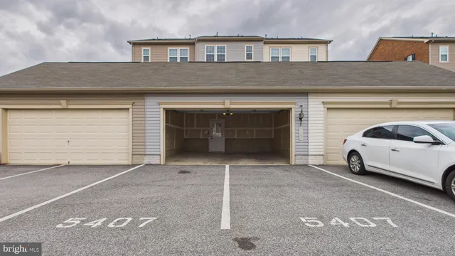 $2,950 | 5407 St Rita Drive, Waldorf, MD 20602