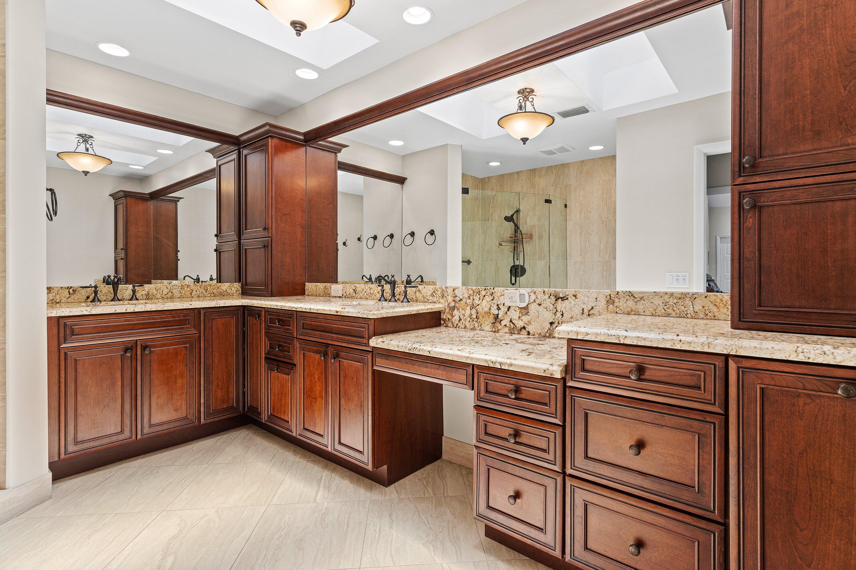 11194 Highland Circle Boca Raton, FL 33428 - Photo 17 of 50 Primary Bathroom