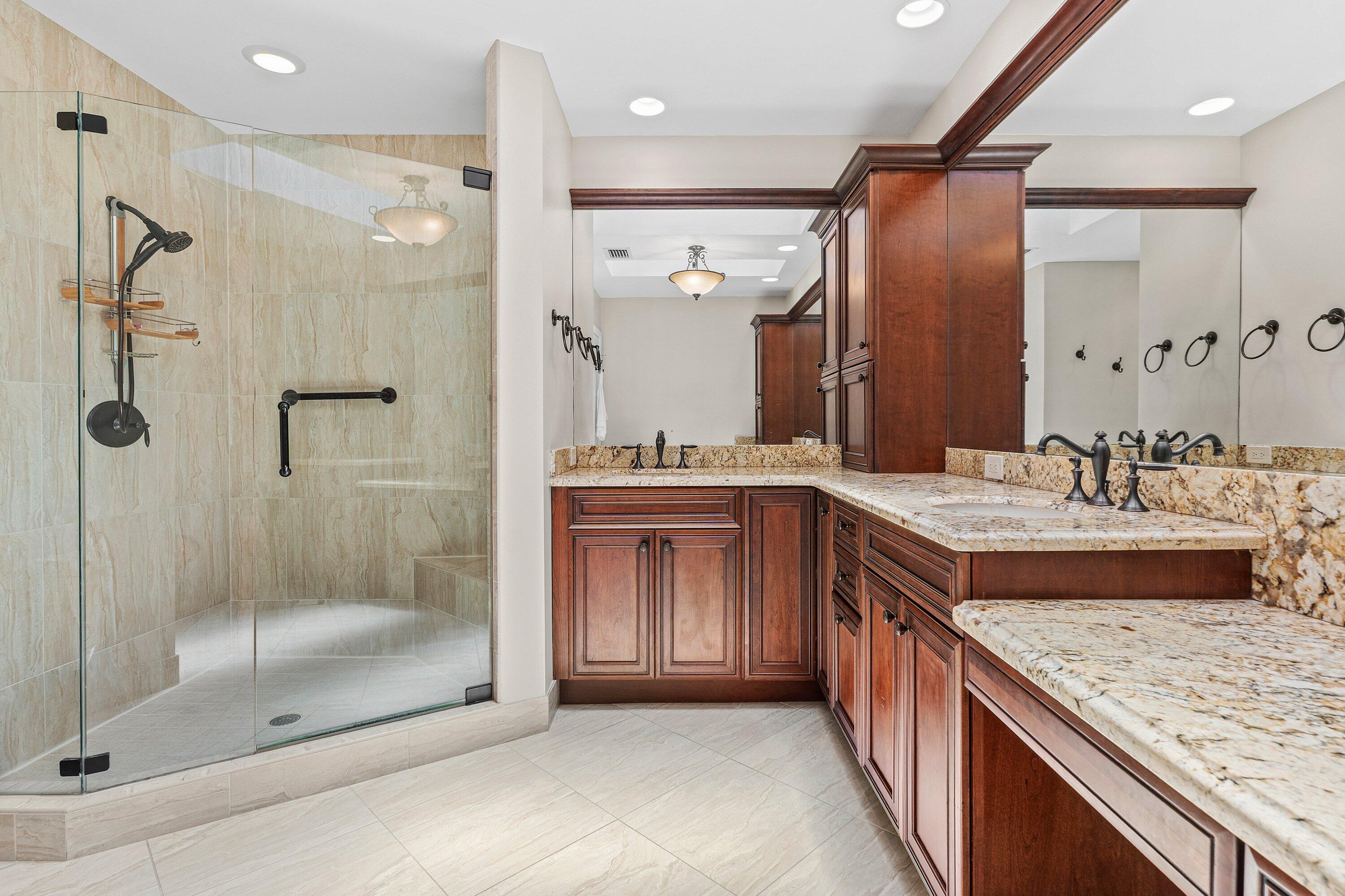 11194 Highland Circle Boca Raton, FL 33428 - Photo 18 of 50 Primary Bathroom