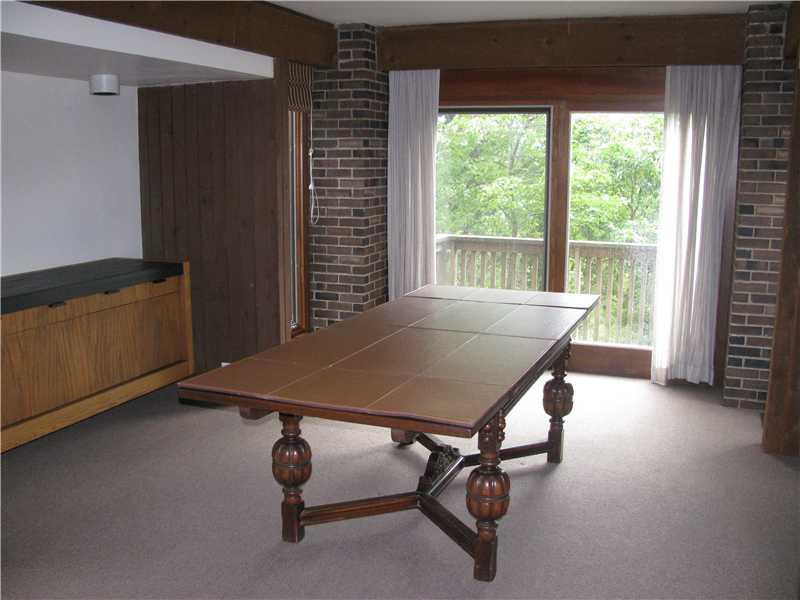 22 Standish Road Rosslyn Farms, PA 15106 - Photo 10 of 25 Dining Room.