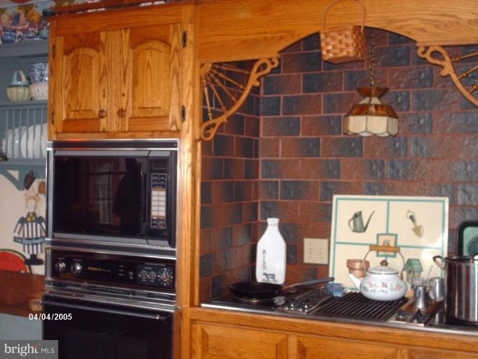 8120 Pious Ridge Road Berkeley Springs, WV 25411 - Photo 14 of 24 Kitchen/Family Room