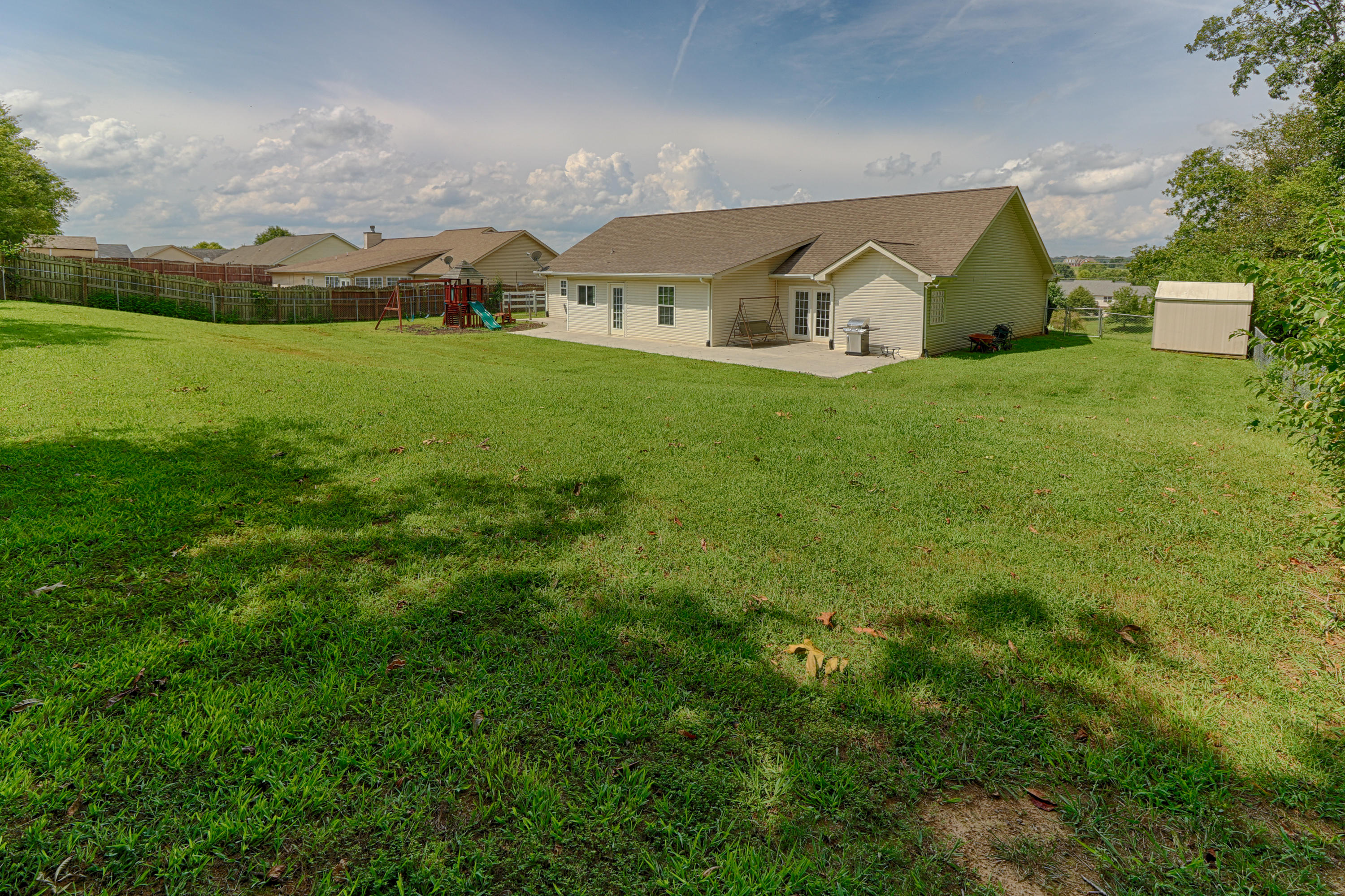 4252 Pea Ridge Road Maryville, TN 37804 - Photo 3 of 26 Fenced Yard