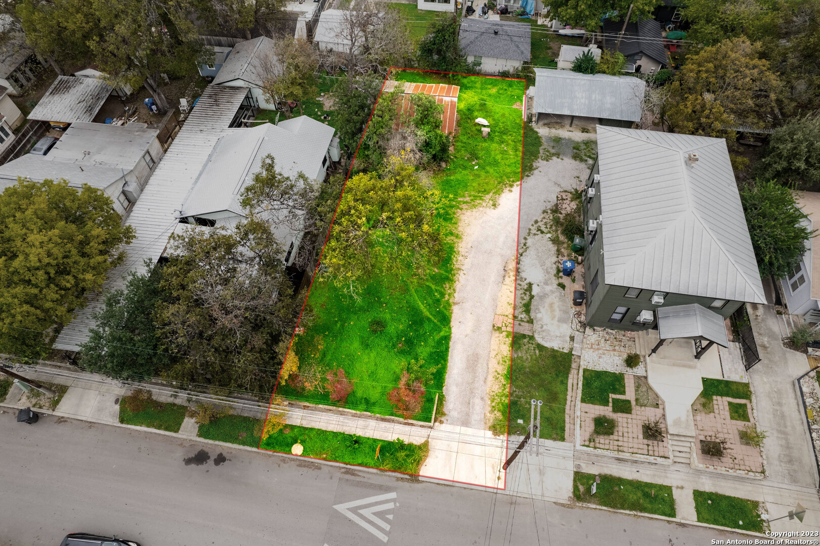 351 East Woodlawn Ave  