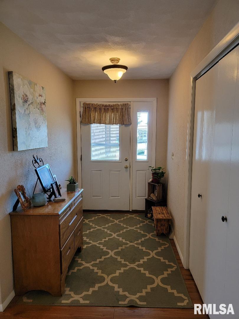 317 Harvester Road Canton, IL 61520 - Photo 3 of 48 Gallery Image 3