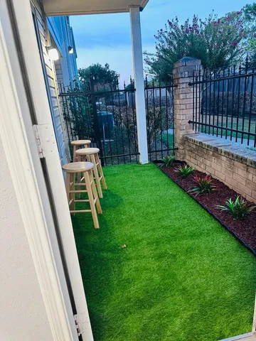 $145,000 | 2750 Holly Hall Street, Unit 811, Houston, TX 77054