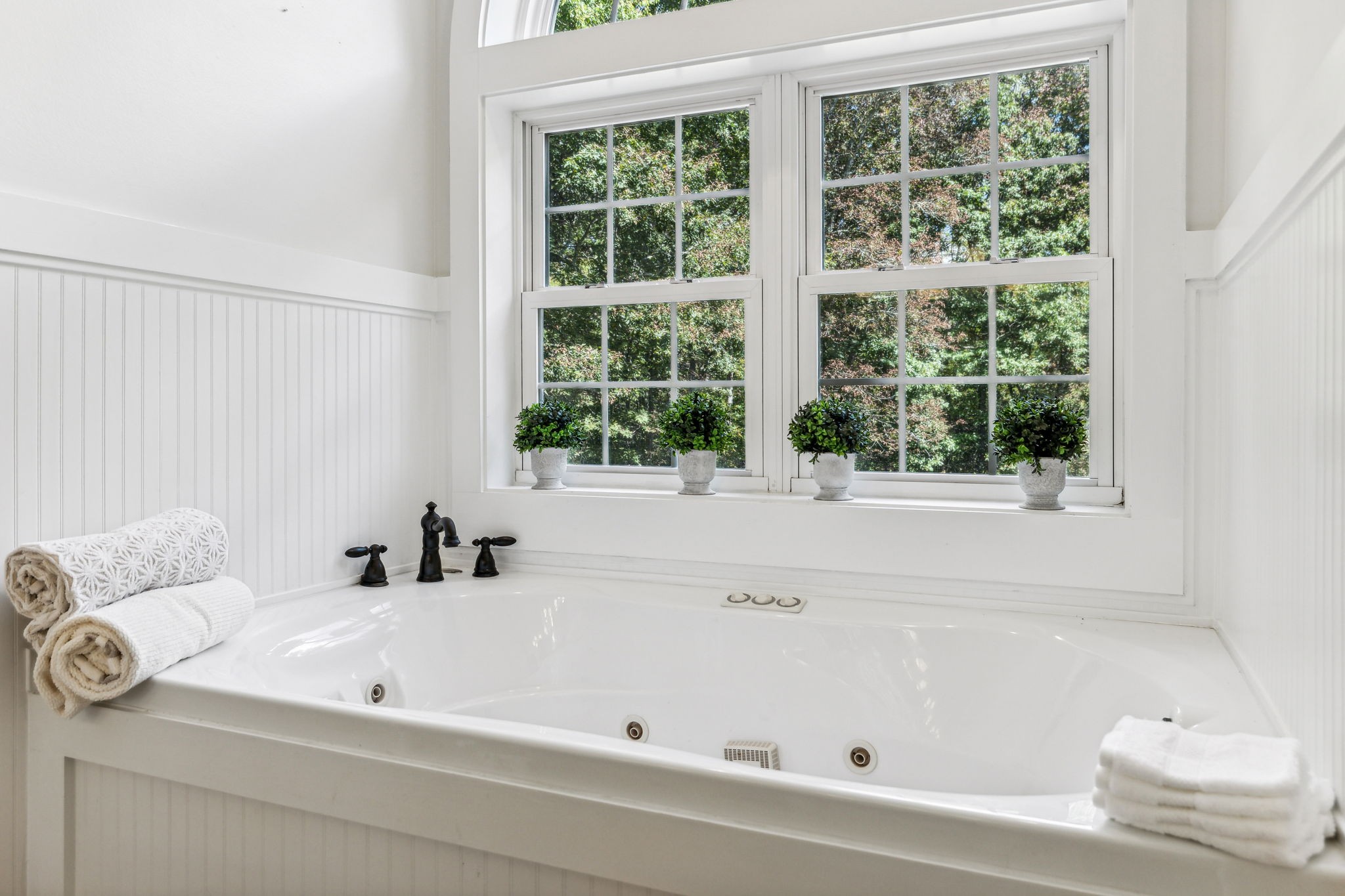 10795 Threet Road Christiana, TN 37037 - Photo 18 of 37 a bathroom with a bathtub and a shower