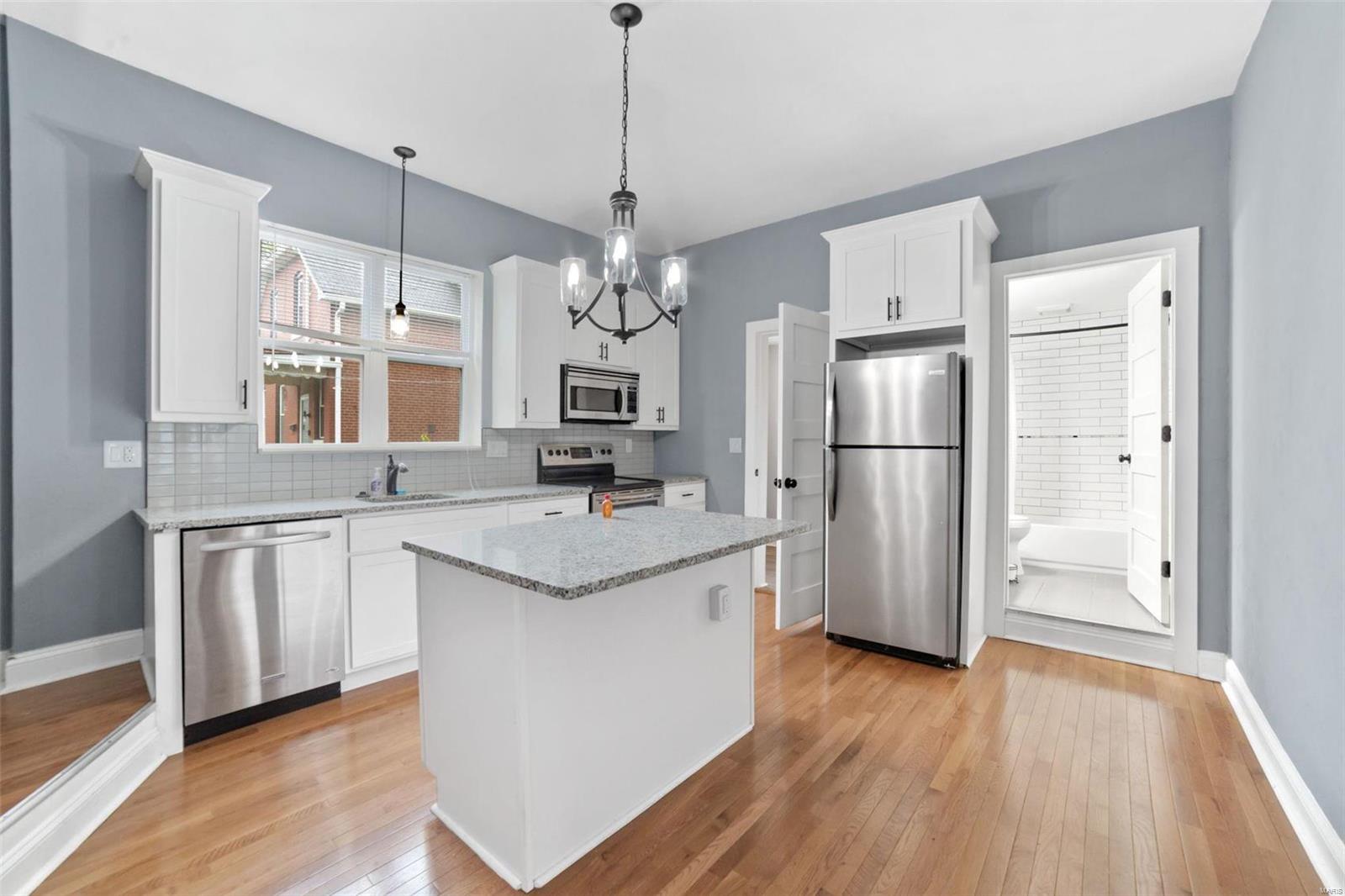 5144 Heege Road St. Louis, MO 63123 - Photo 2 of 20 Gallery Image 2