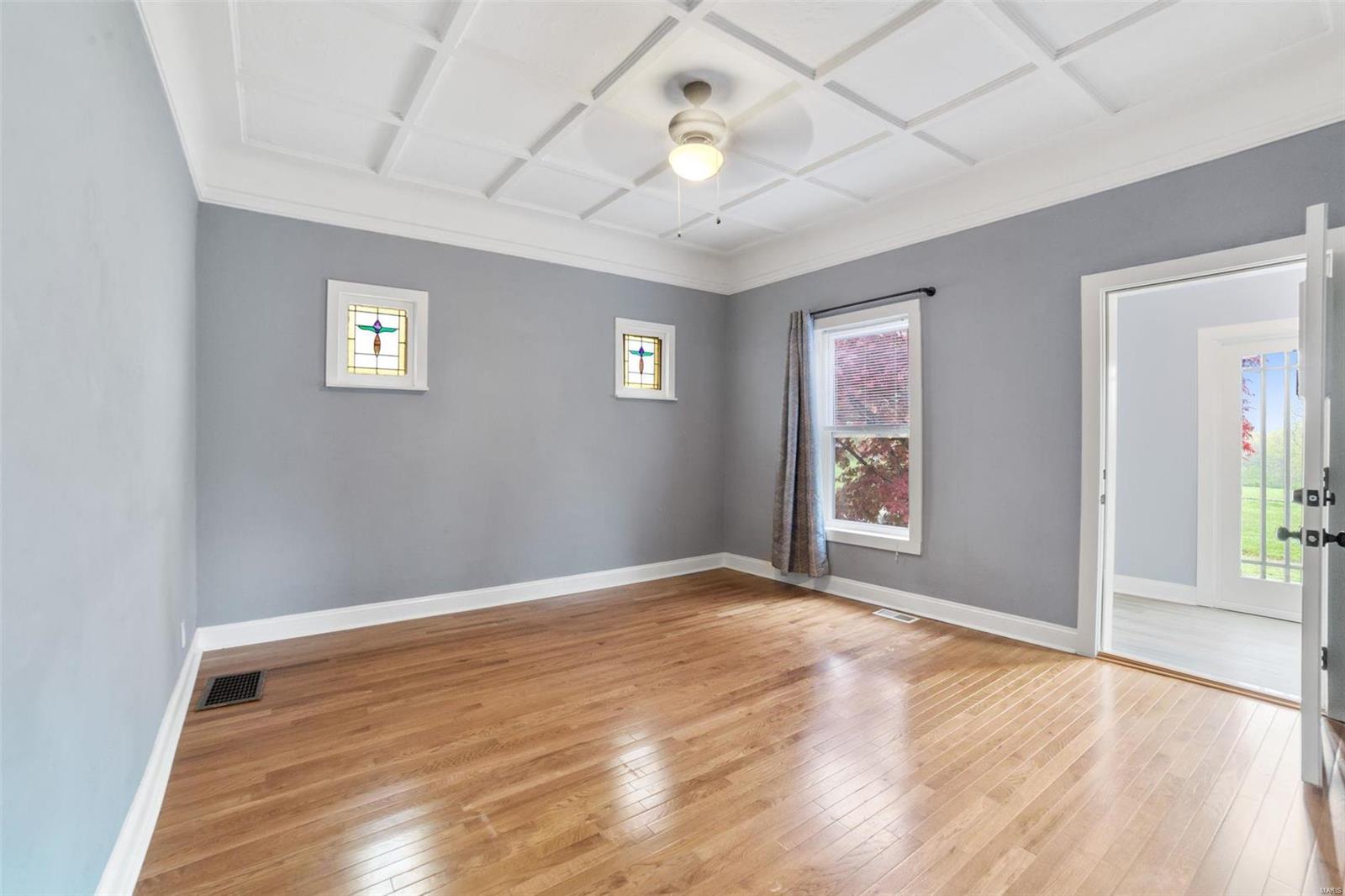 5144 Heege Road St. Louis, MO 63123 - Photo 3 of 20 Gallery Image 3