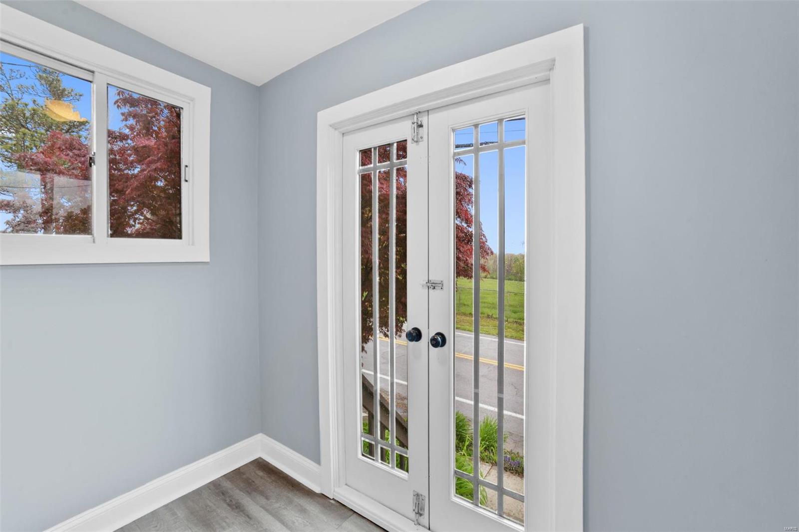 5144 Heege Road St. Louis, MO 63123 - Photo 5 of 20 Gallery Image 5