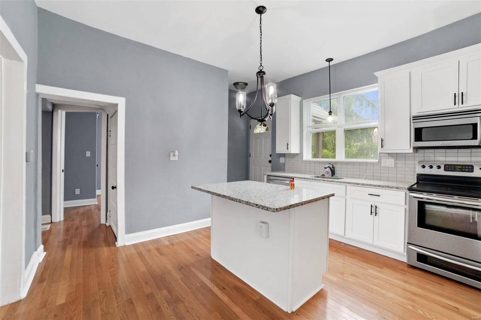 5144 Heege Road St. Louis, MO 63123 - Photo 8 of 20 Gallery Image 8