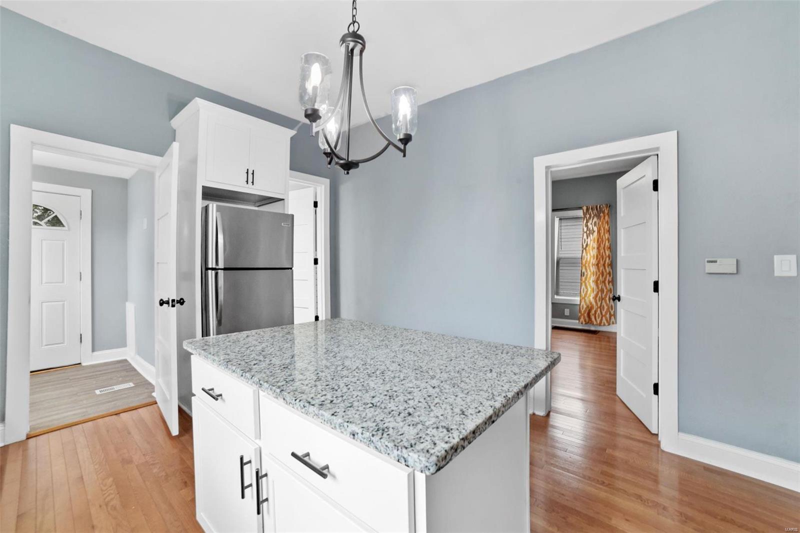 5144 Heege Road St. Louis, MO 63123 - Photo 10 of 20 Gallery Image 10