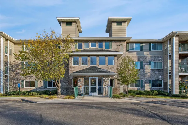 $200,000 | 16510 Tranquility Court, Unit 101, Prior Lake, MN 55372