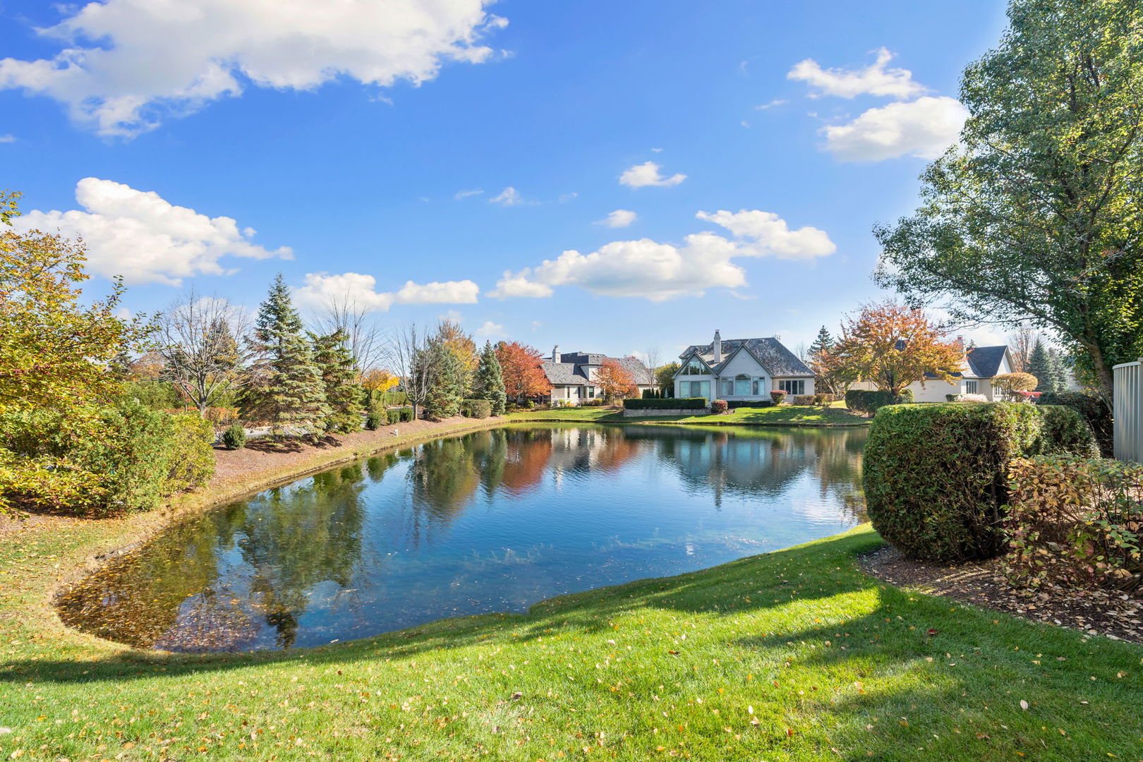 9 Forest Gate Circle Oak Brook, IL 60523 - Photo 28 of 39 a view of a lake in a city