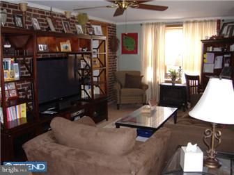 635 Wayne Avenue Springfield, PA 19064 - Photo 6 of 12 Family Room