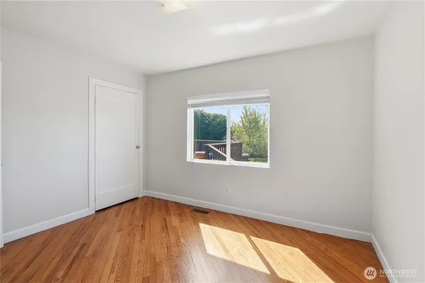 $3,500 | 317 9th Avenue, Kirkland, WA 98033